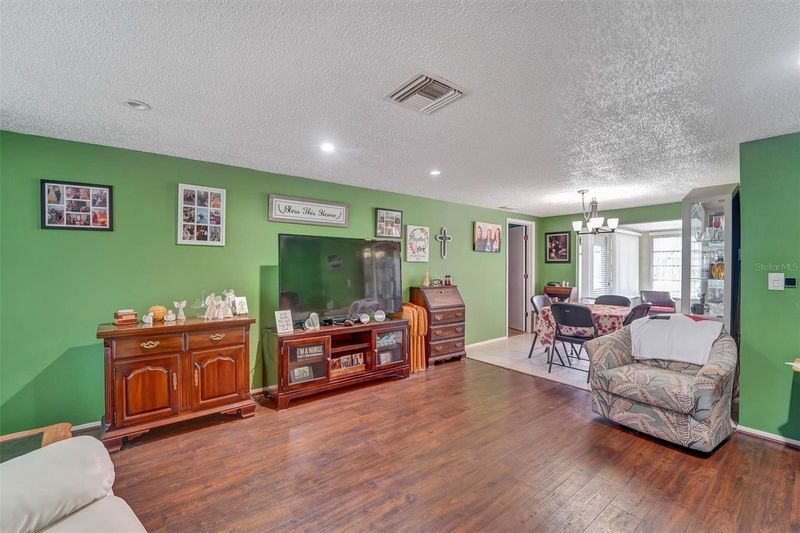 10800 Los Santos Dr, Port Richey, FL 34668