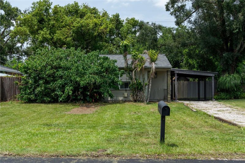 304 E Hydrangia St, Tampa, FL 33612