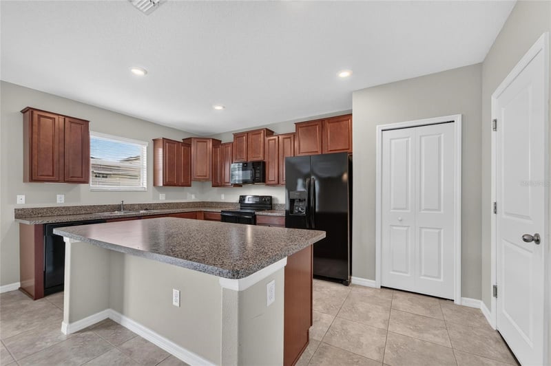 215 English Heritage Pl, Dover, FL 33527