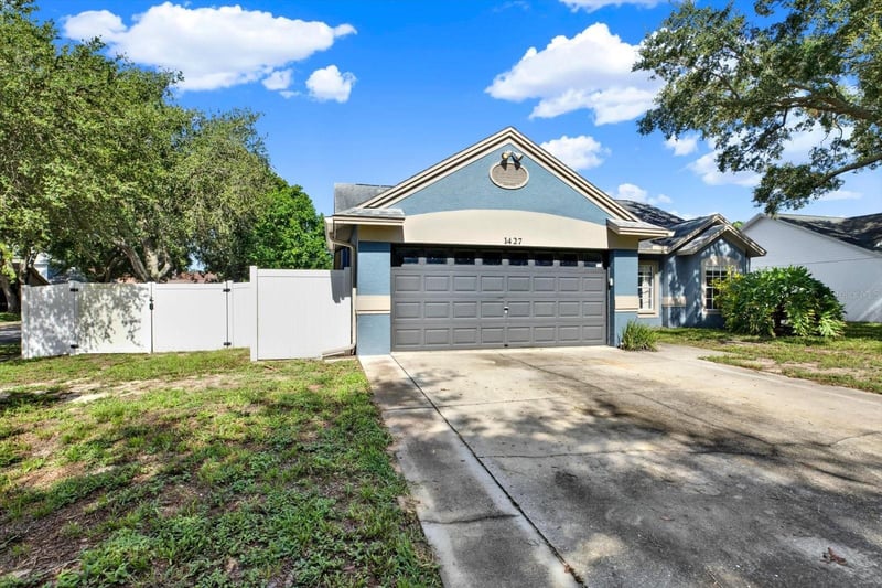 1427 Bay View St, Tarpon Springs, FL 34689