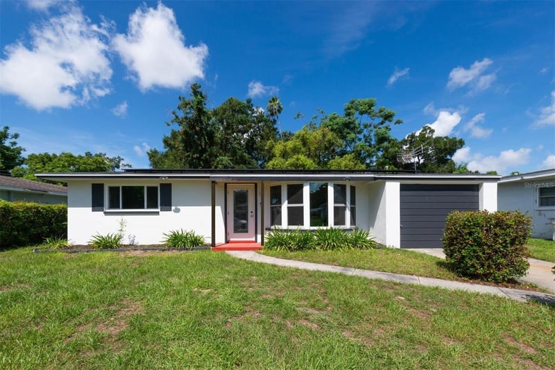 1516 Country Ln W, Clearwater, FL 33759