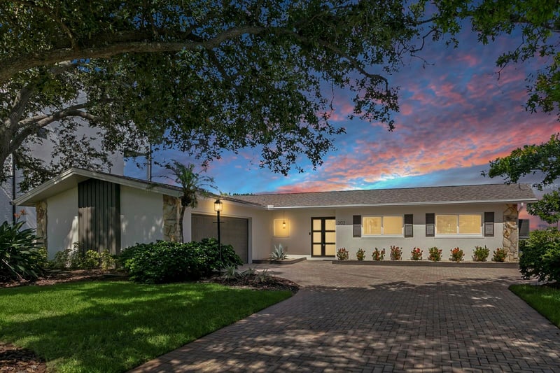 202 Driftwood Ln, Largo, FL 33770
