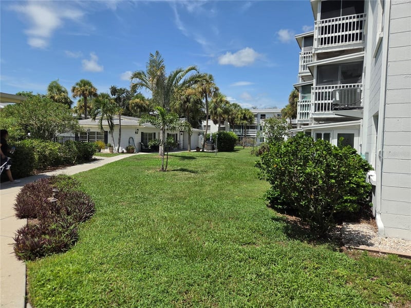 1542 Leisure Dr #N22, Bradenton, FL 34207