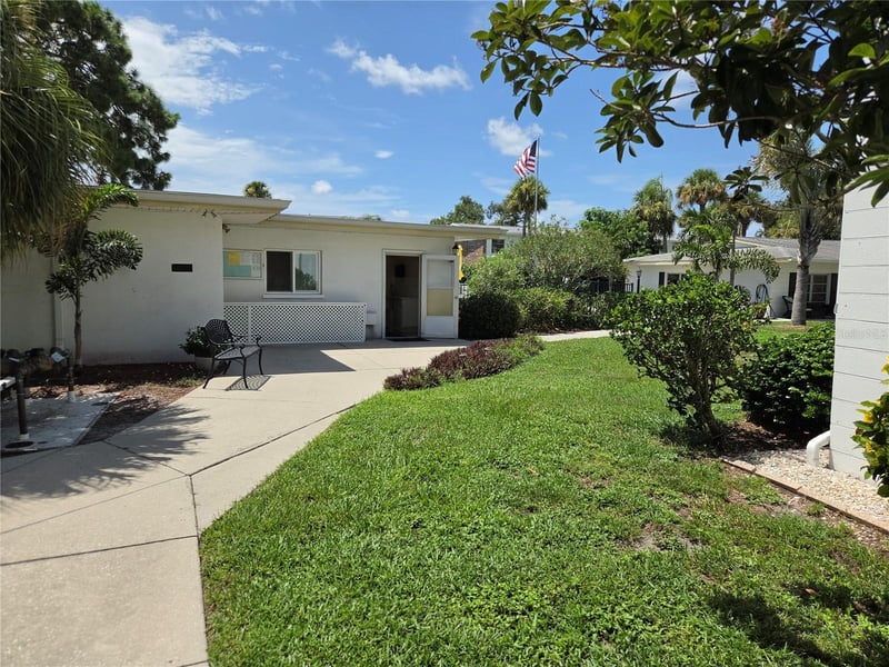 1542 Leisure Dr #N22, Bradenton, FL 34207