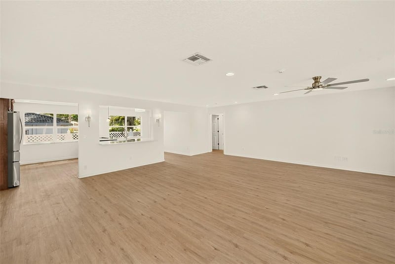 833 Tallowood Dr, Largo, FL 33770