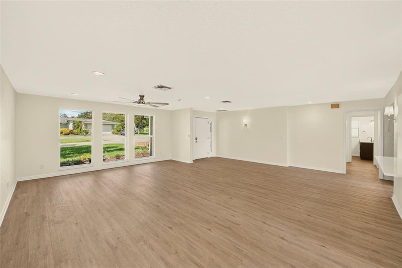 833 Tallowood Dr, Largo, FL 33770