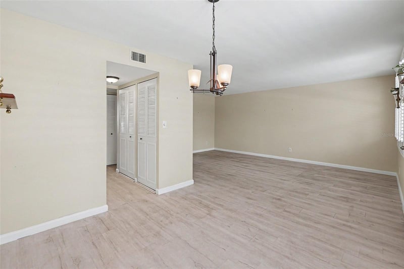 4720 Locust St NE #206, St Petersburg, FL 33703