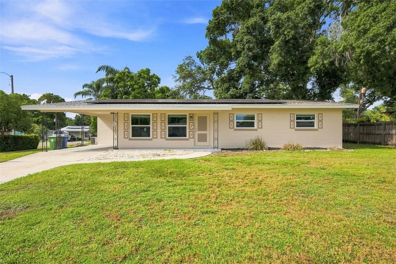 1906 15th Avenue Dr W, Bradenton, FL 34205