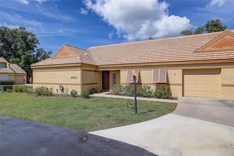 3515 57th Avenue Dr W, Bradenton, FL 34210