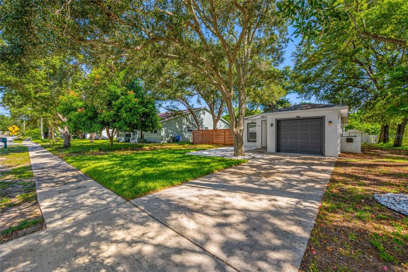 608 2nd St SW, Largo, FL 33770