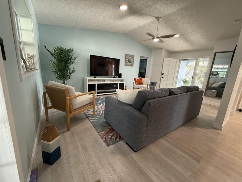 10026 83rd Cir, Seminole, FL 33777