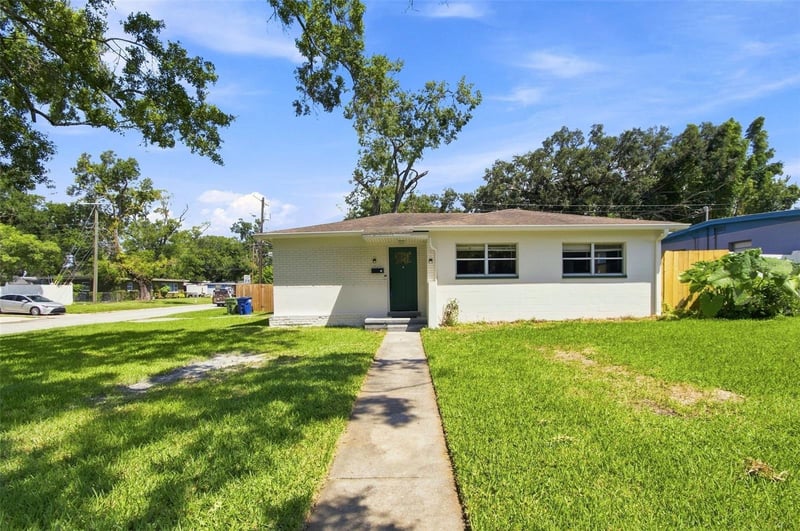 2002 E Hamilton Ave, Tampa, FL 33610
