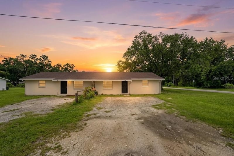 96 8th St NE, Ruskin, FL 33570