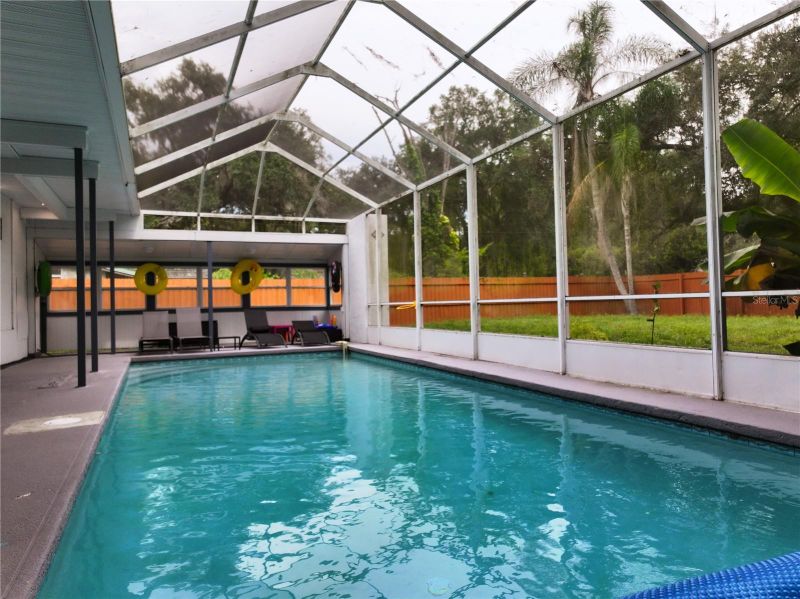 111 Oak Lee Dr, Lutz, FL 33548