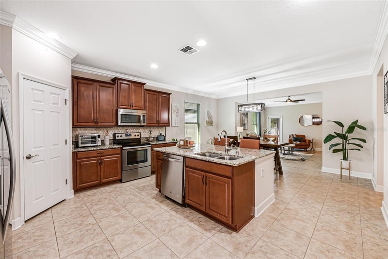 10415 Alcon Blue Dr, Riverview, FL 33578