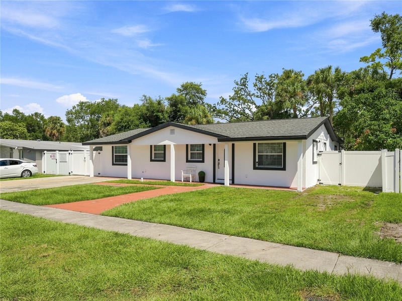 6529 La Mesa Cir, Tampa, FL 33634