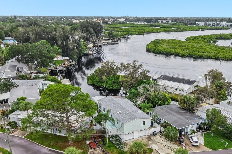 507 River View Ln, Tarpon Springs, FL 34689