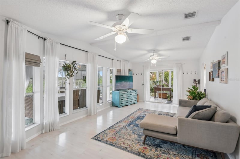 507 River View Ln, Tarpon Springs, FL 34689