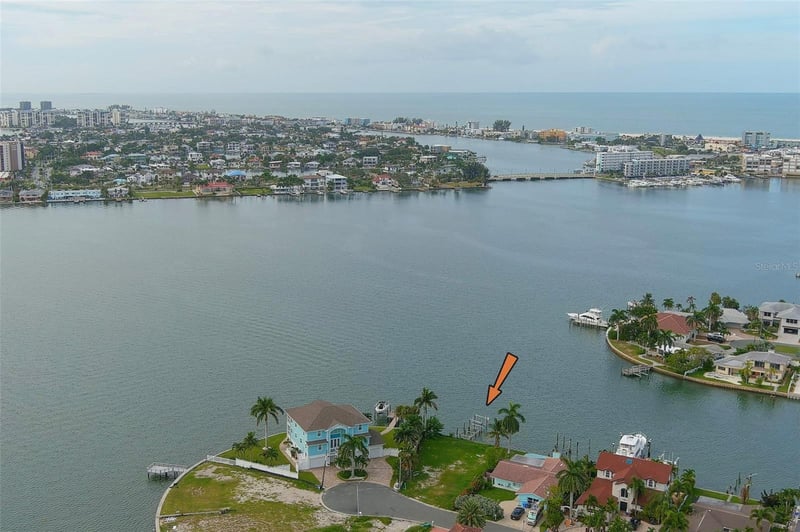 11080 8th St E, Treasure Island, FL 33706
