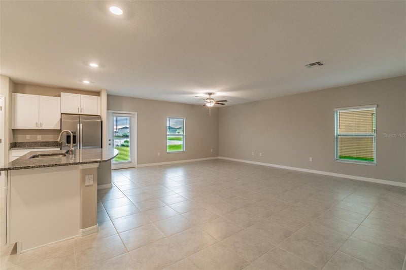 5064 White Chicory Dr, Apollo Beach, FL 33572