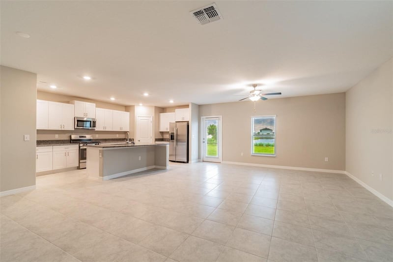 5064 White Chicory Dr, Apollo Beach, FL 33572