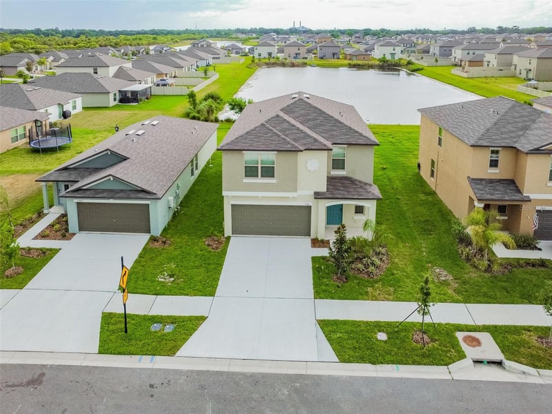 5064 White Chicory Dr, Apollo Beach, FL 33572