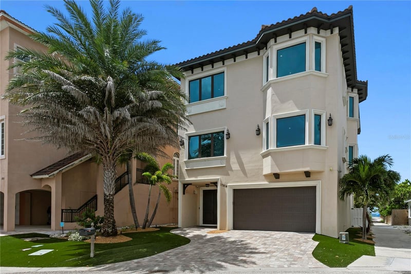 17814 Lee Ave, Redington Shores, FL 33708