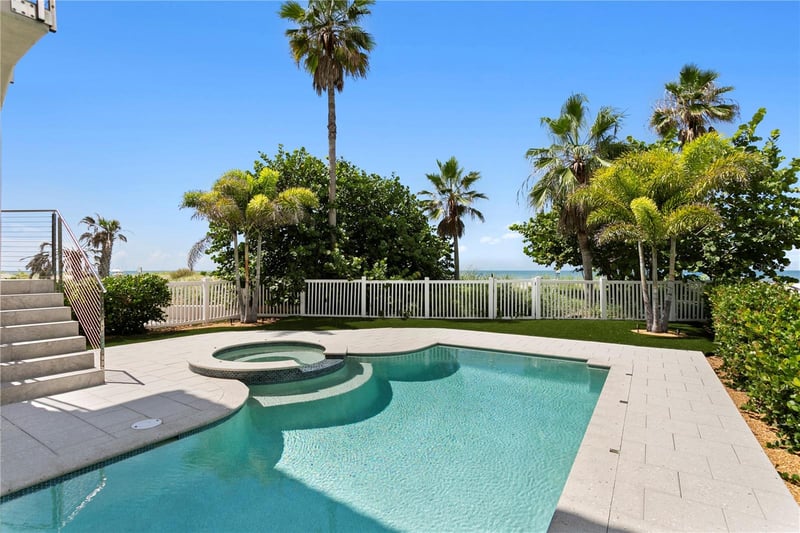 17814 Lee Ave, Redington Shores, FL 33708