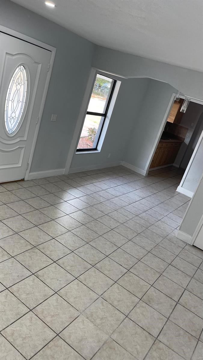 6524 La Mesa Cir, Tampa, FL 33634