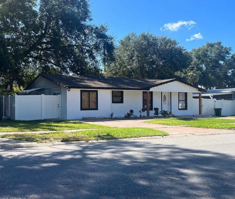 6524 La Mesa Cir, Tampa, FL 33634