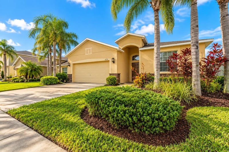 16716 Myrtle Sand Dr, Wimauma, FL 33598
