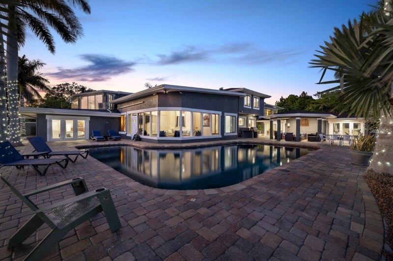 2785 Bayside Dr S, St Petersburg, FL 33705