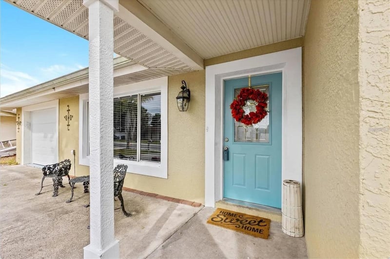 711 Lemonwood Dr, Oldsmar, FL 34677