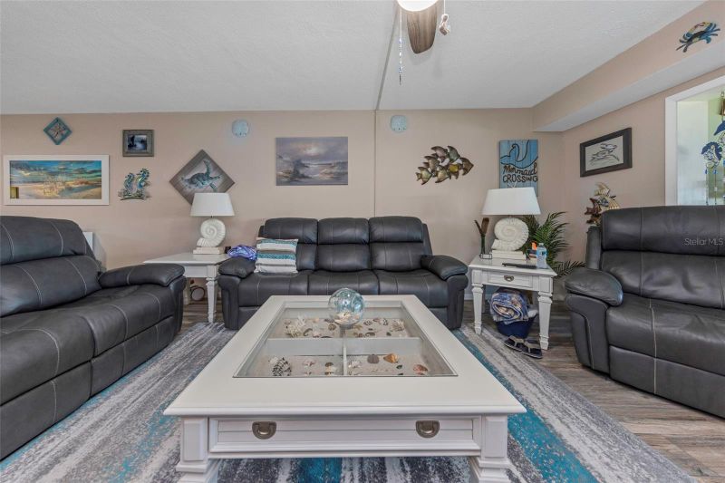 1868 Shore Dr S #409, South Pasadena, FL 33707