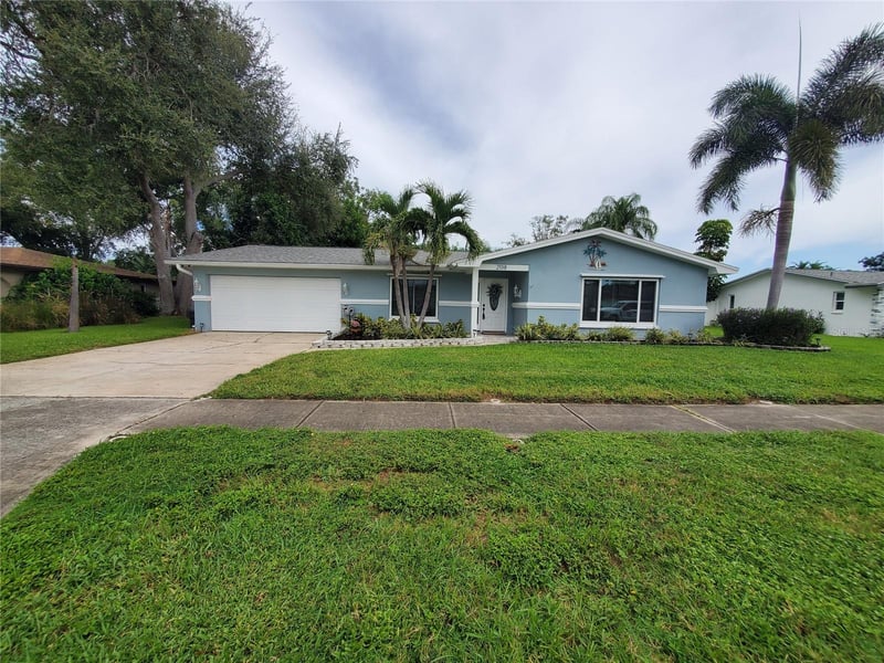 2138 Grove Pl, Clearwater, FL 33764