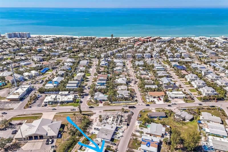 423 62nd St, Bradenton Beach, FL 34217
