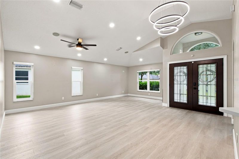 6137 Whimbrelwood Dr, Lithia, FL 33547