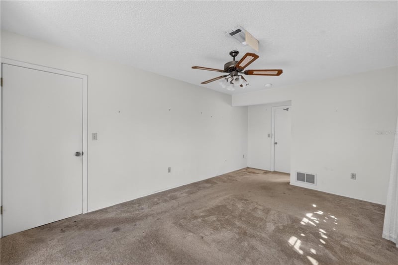 8810 Shoemaker Ln, Hudson, FL 34667