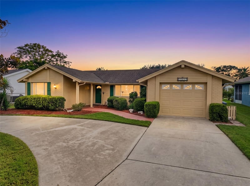 12205 Silk Oak Ln, Hudson, FL 34667