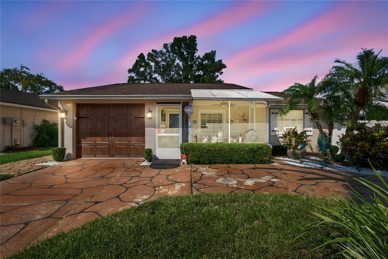 16012 Saddlestring Dr, Tampa, FL 33618