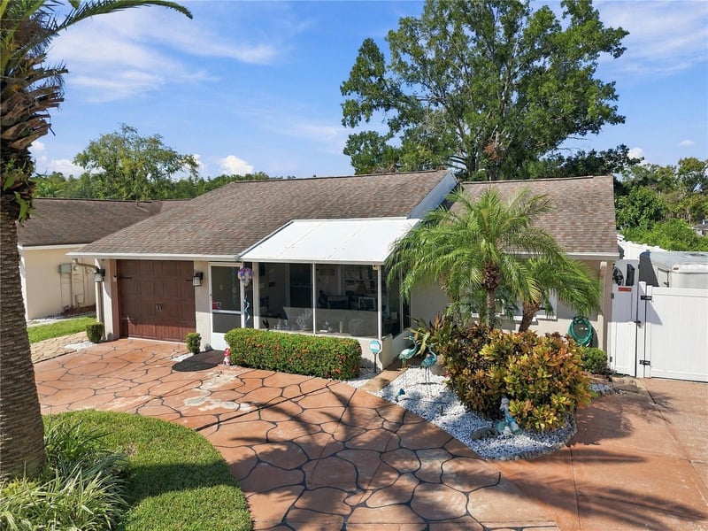 16012 Saddlestring Dr, Tampa, FL 33618