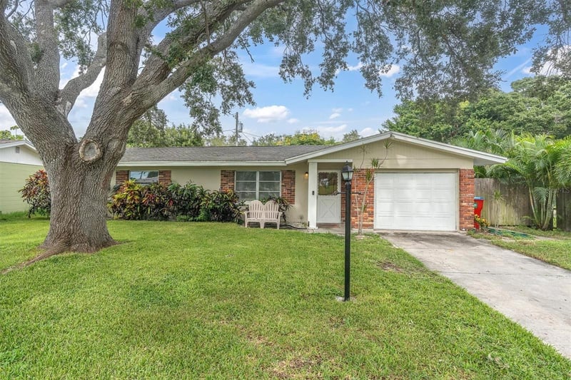 11911 84th Ave, Seminole, FL 33772