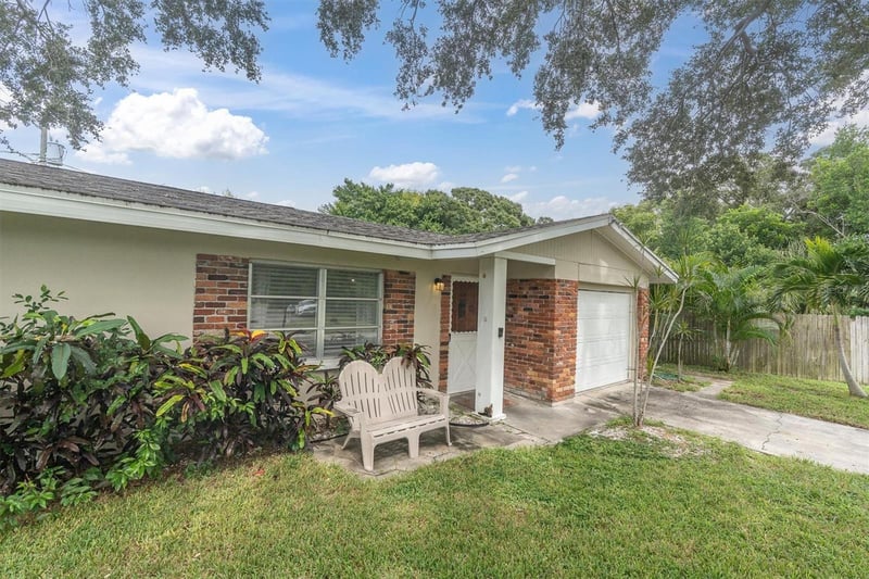 11911 84th Ave, Seminole, FL 33772