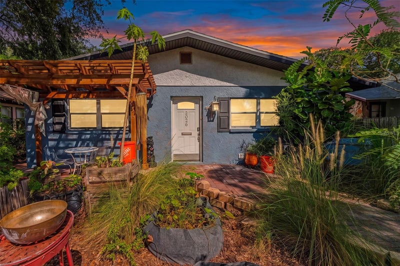 2026 10th St S, St Petersburg, FL 33705