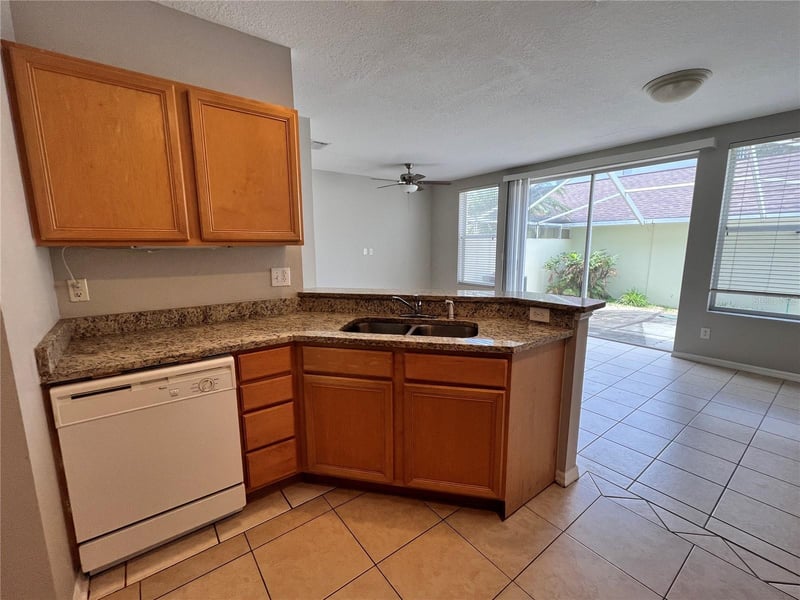 10008 Tate Ln, Tampa, FL 33626