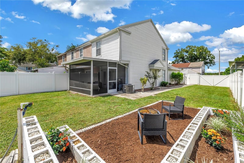 6240 Oak Cluster Cir, Tampa, FL 33634