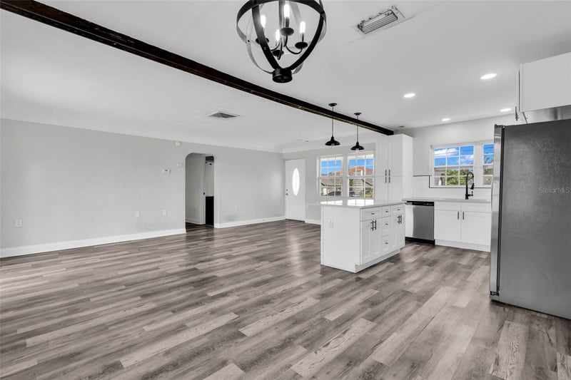 246 Magellan Dr, Sarasota, FL 34243