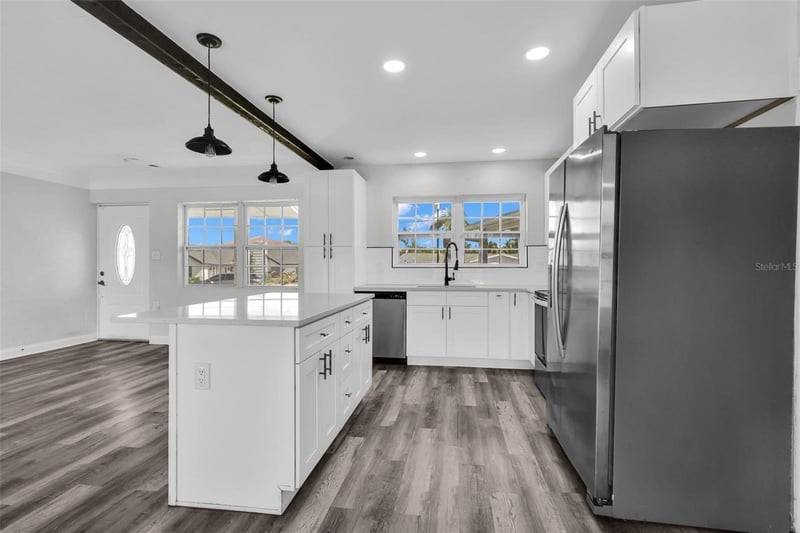 246 Magellan Dr, Sarasota, FL 34243