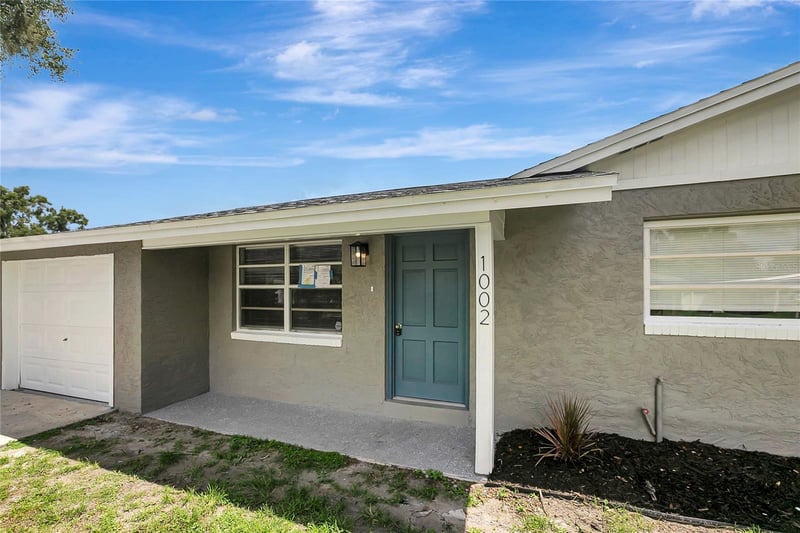 1002 N Bracewell Dr, Plant City, FL 33563