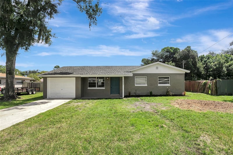 1002 N Bracewell Dr, Plant City, FL 33563